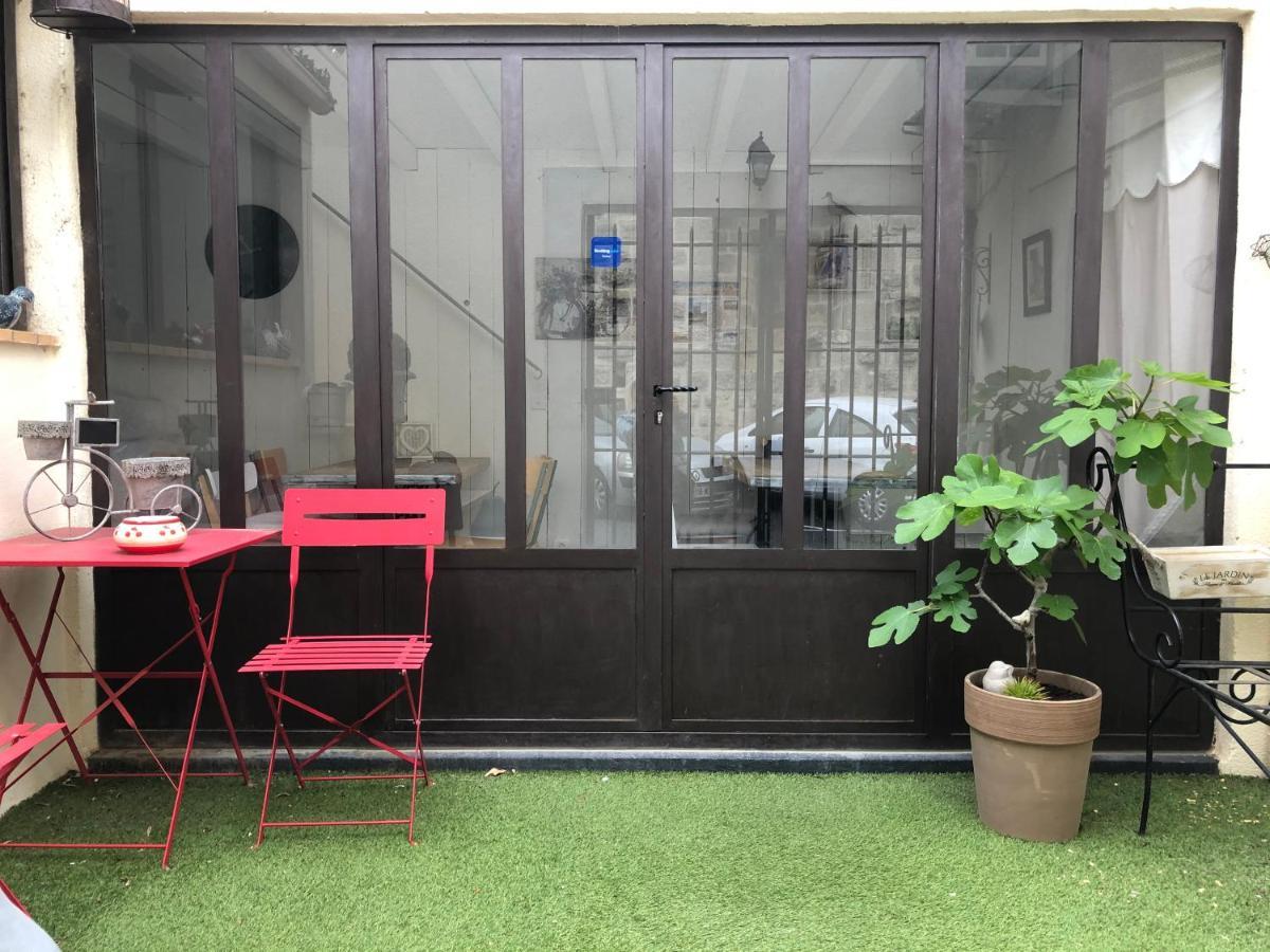 O 36 Rempart Sud Bed & Breakfast 2*